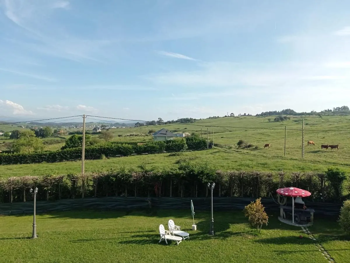 Villa Tranquila Con Piscina Y Jardin 